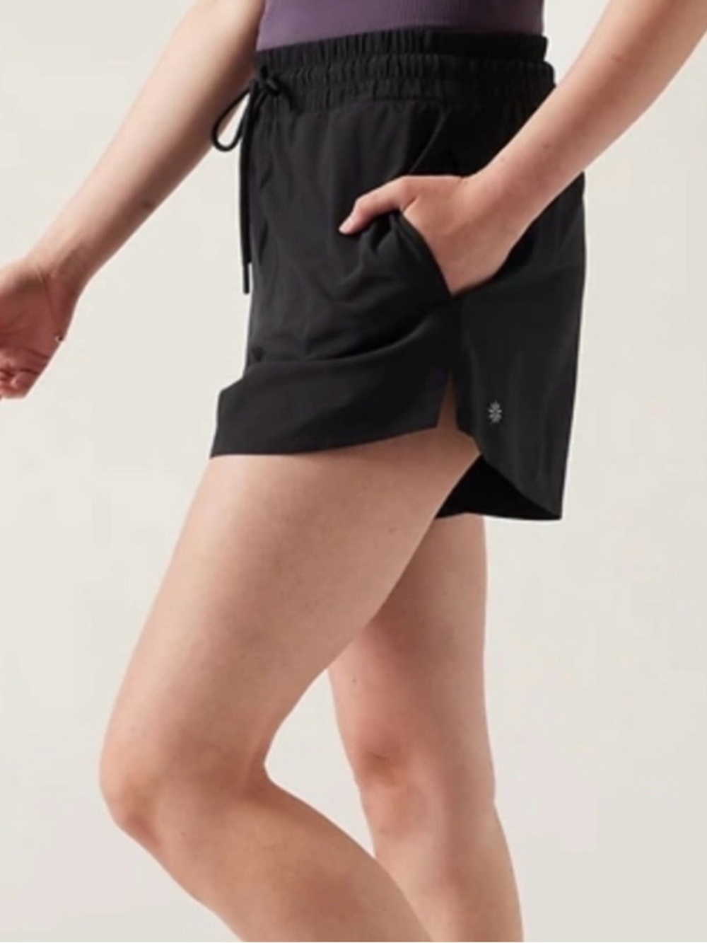 Athleta New Crossroads Short
Size Small in Black
NWT